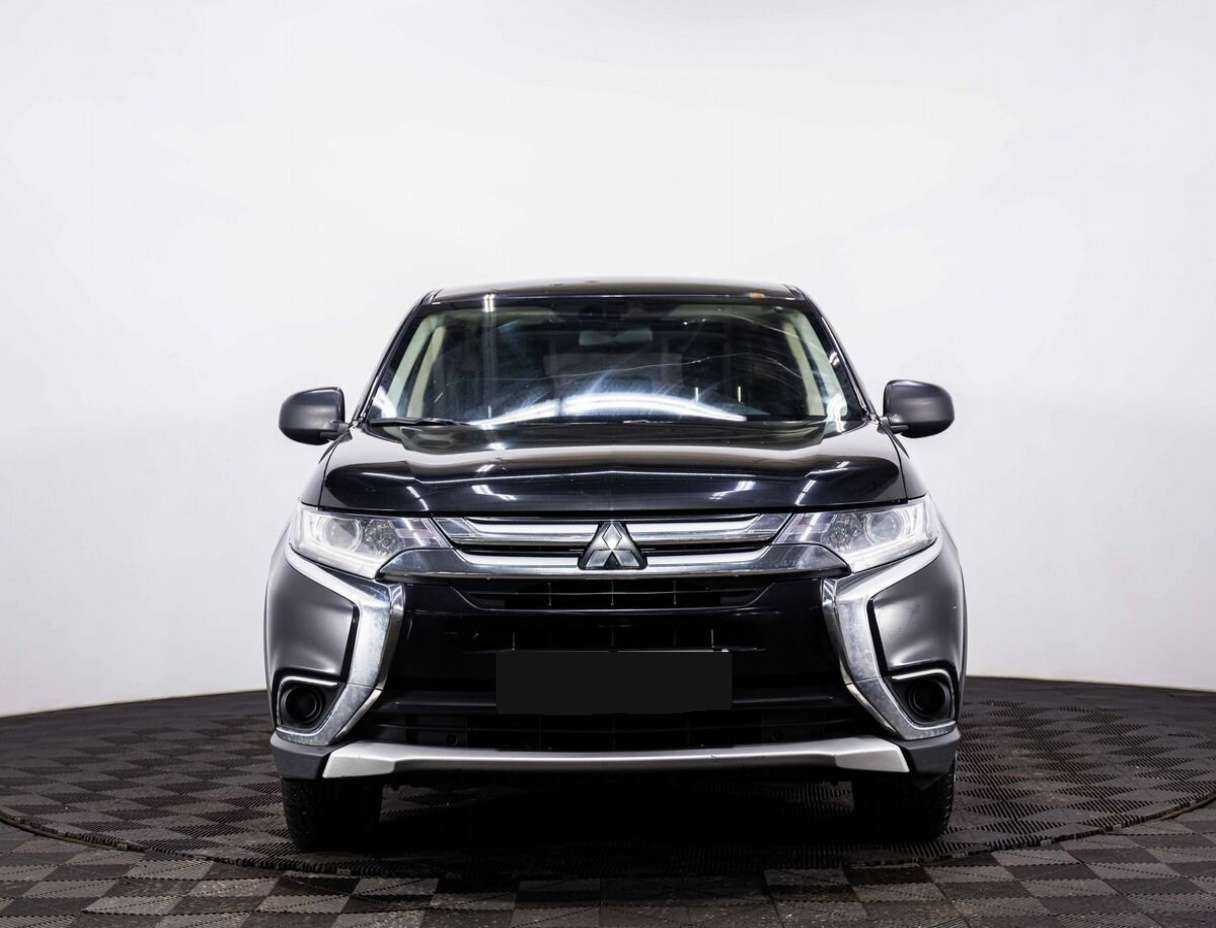 Mitsubishi Outlander с пробегом — 2018 год. Фото: #1