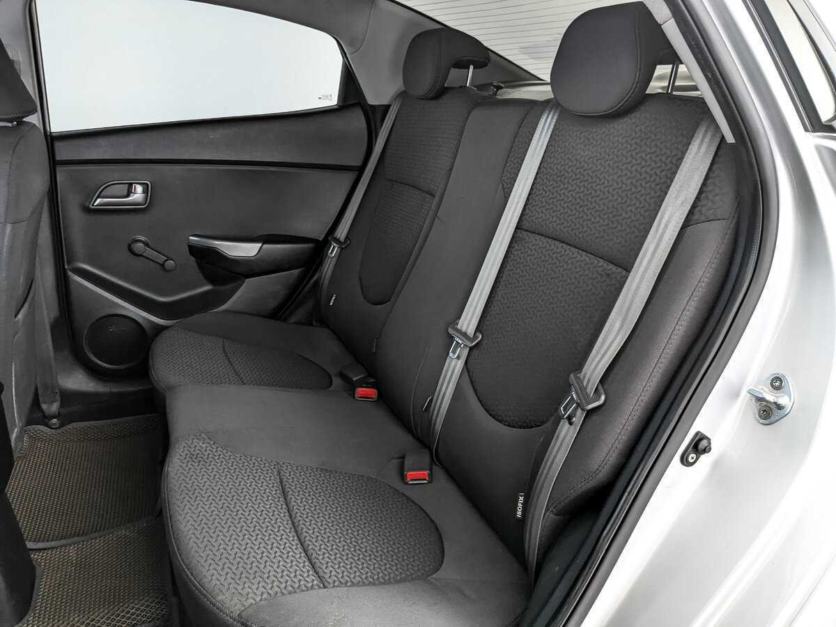 Kia Rio с пробегом — 2014 год. Фото: #13