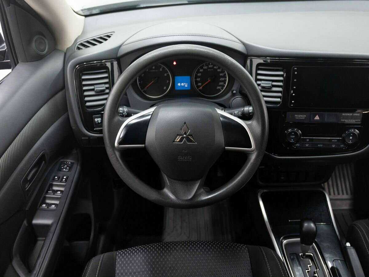 Mitsubishi Outlander с пробегом — 2018 год. Фото: #13