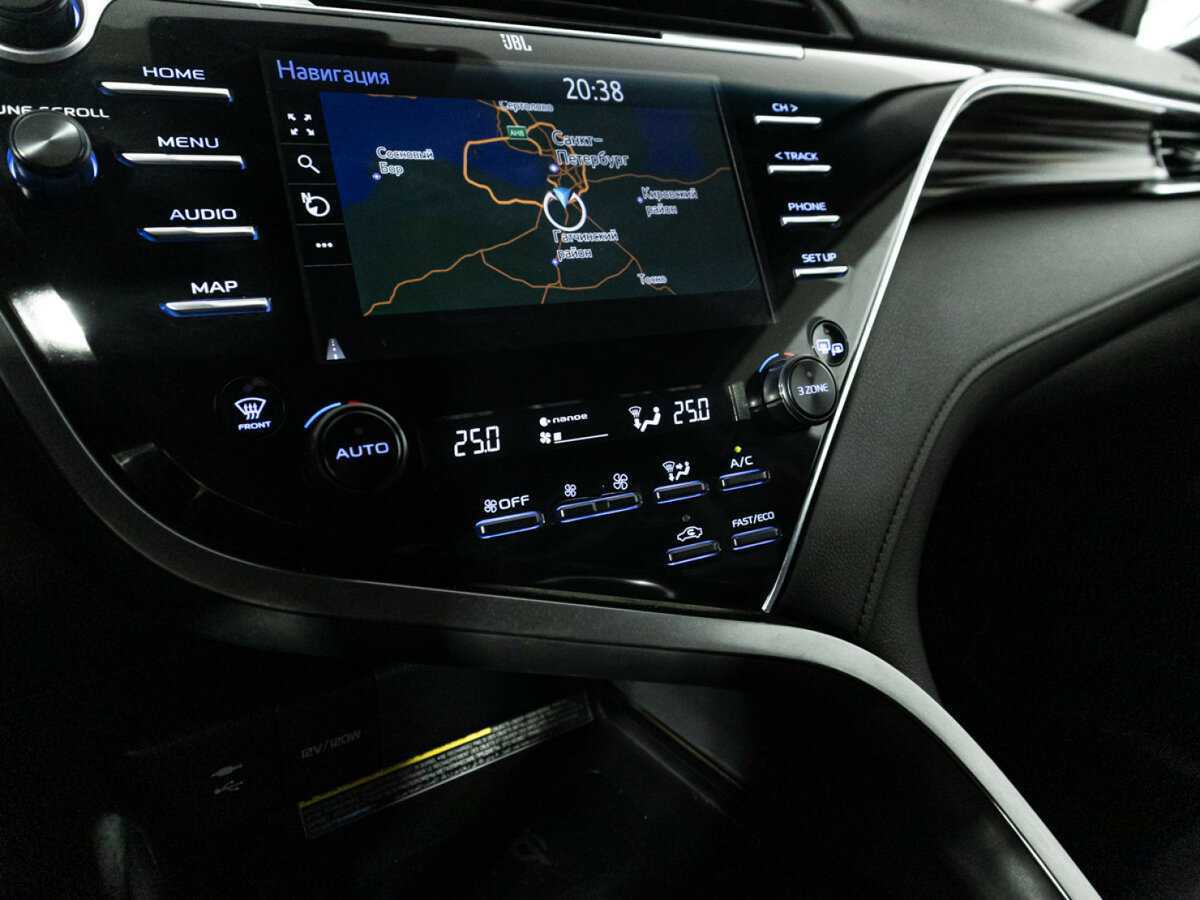 Toyota Camry с пробегом — 2018 год. Фото: #19