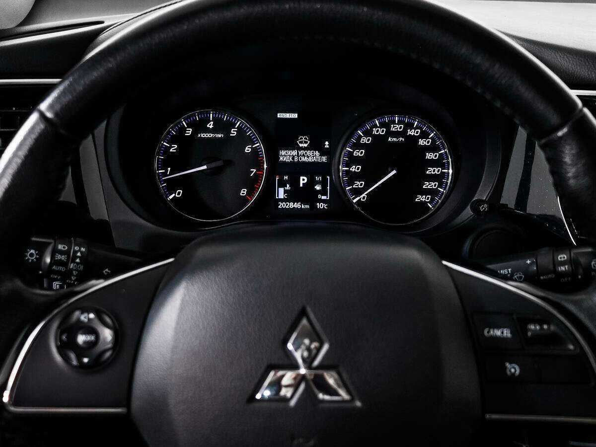 Mitsubishi Outlander с пробегом — 2018 год. Фото: #14
