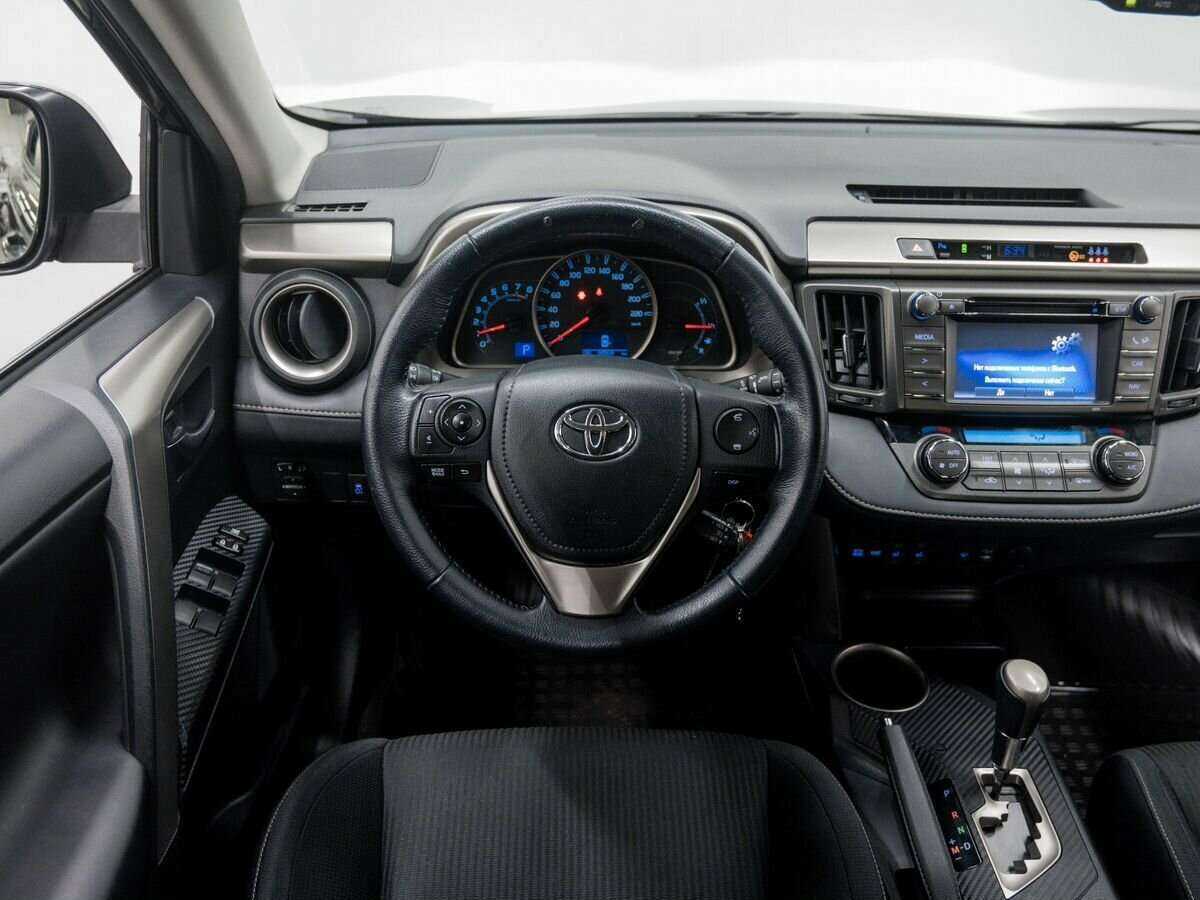 Toyota RAV4 с пробегом — 2014 год. Фото: #11