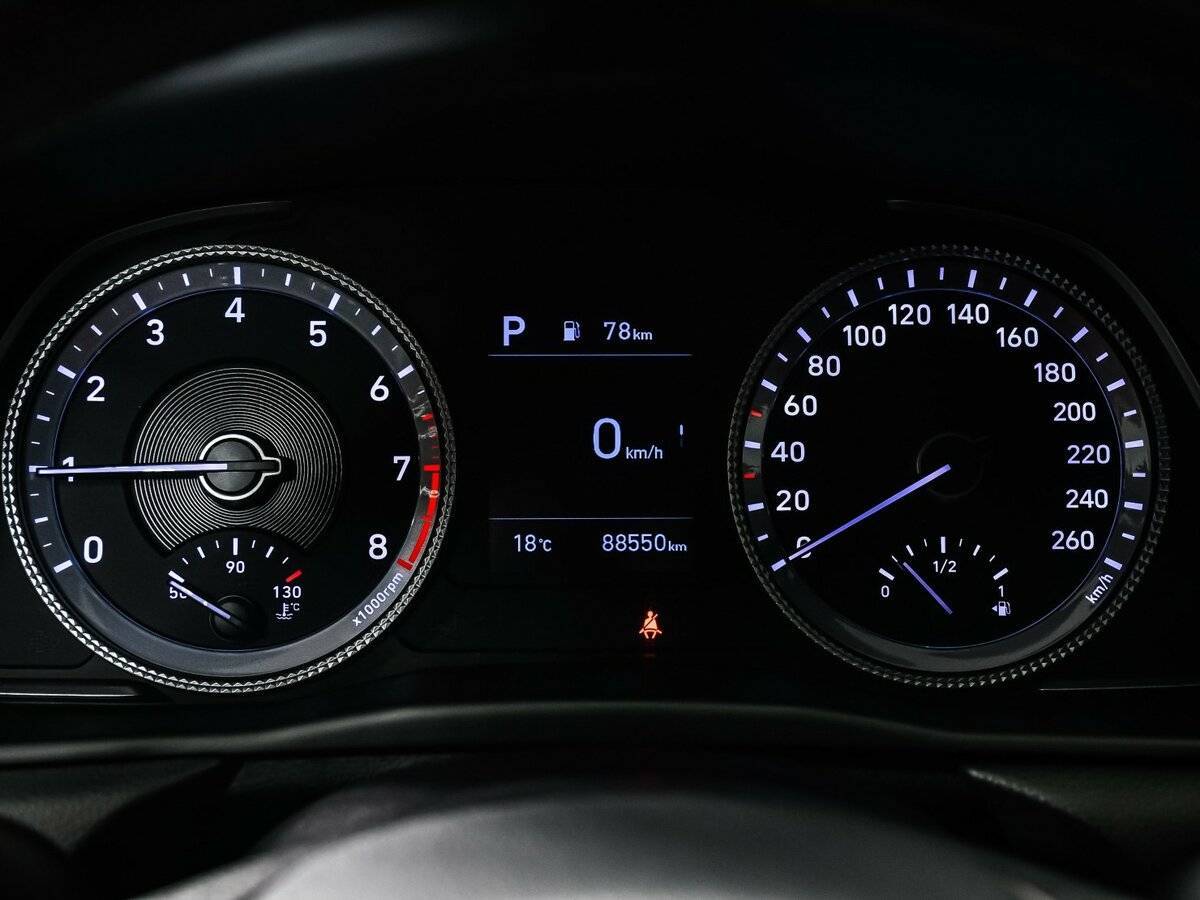 Hyundai Sonata с пробегом — 2020 год. Фото: #9