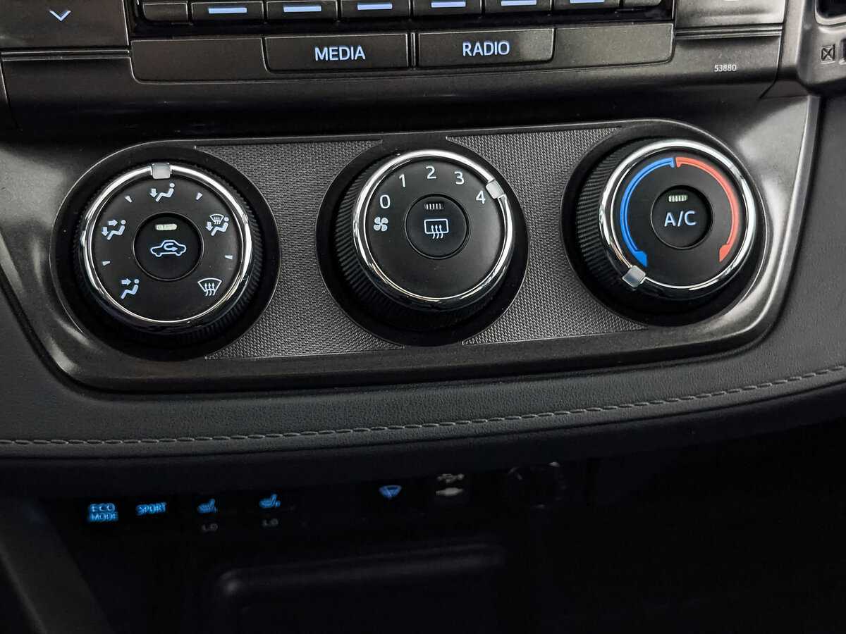 Toyota RAV4 с пробегом — 2013 год. Фото: #20