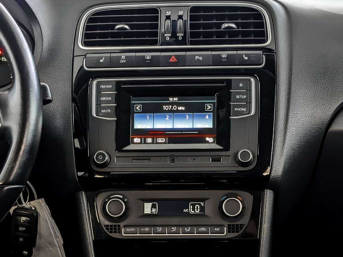 Volkswagen Polo с пробегом — 2017 год. Фото: #12