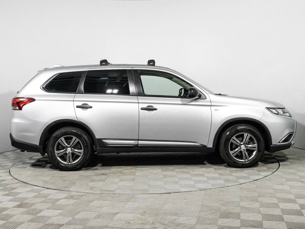 Mitsubishi Outlander с пробегом — 2017 год. Фото: #3