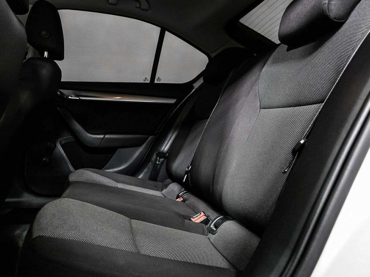 Skoda Octavia с пробегом — 2014 год. Фото: #12