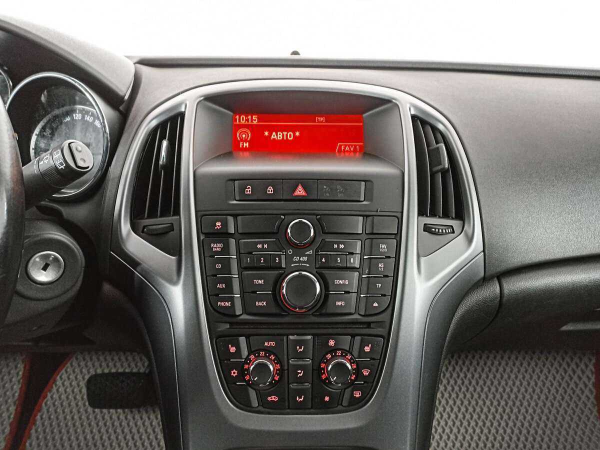 Opel Astra с пробегом — 2012 год. Фото: #11