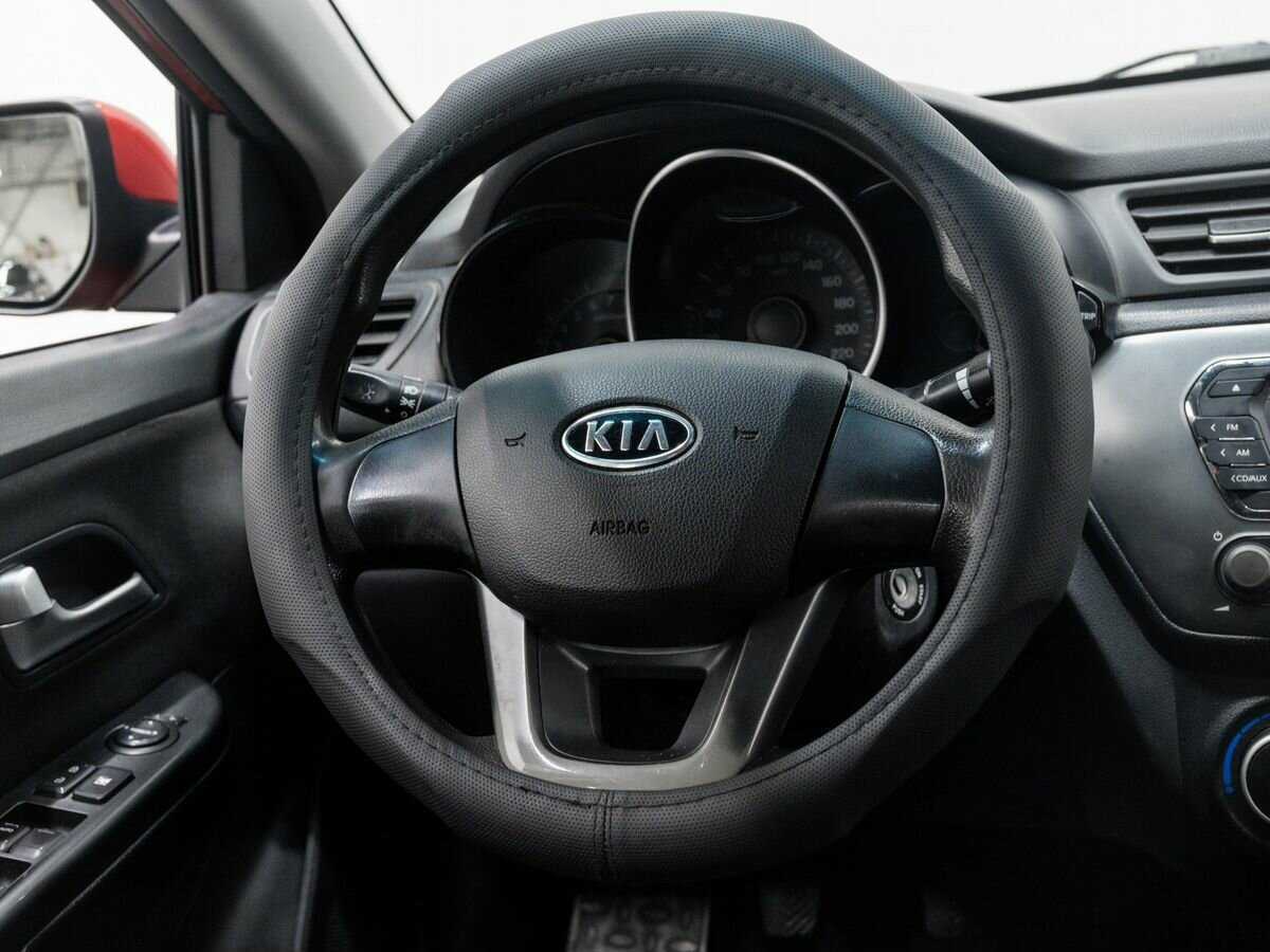 Kia Rio с пробегом — 2012 год. Фото: #11