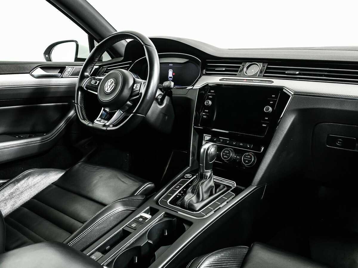 Volkswagen Passat с пробегом — 2019 год. Фото: #8