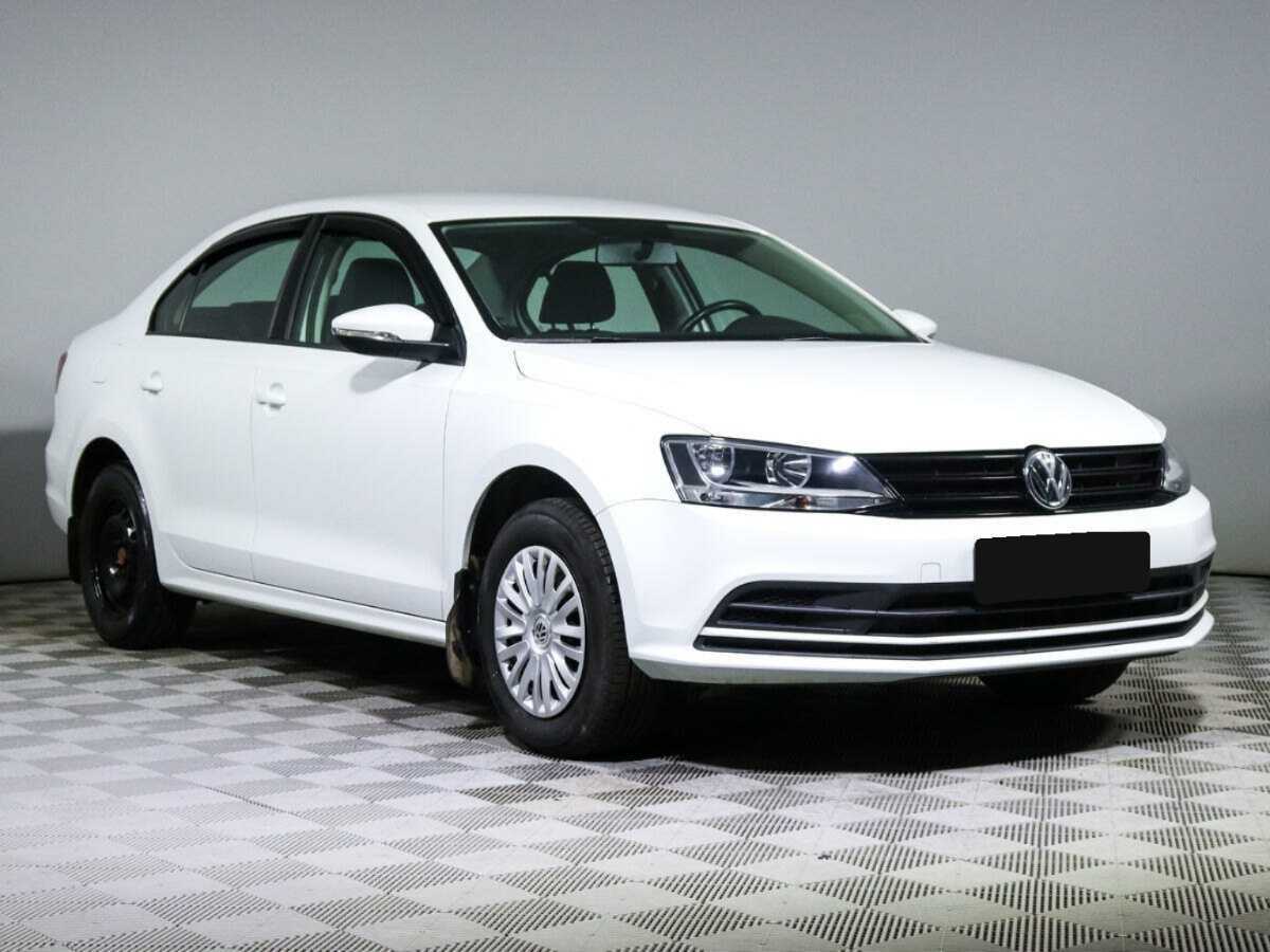 Volkswagen Jetta с пробегом — 2017 год. Фото: #2