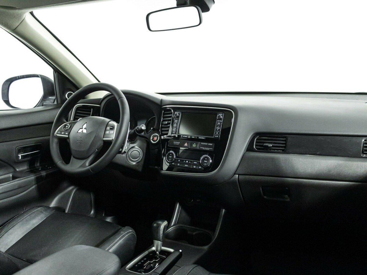 Mitsubishi Outlander с пробегом — 2014 год. Фото: #8