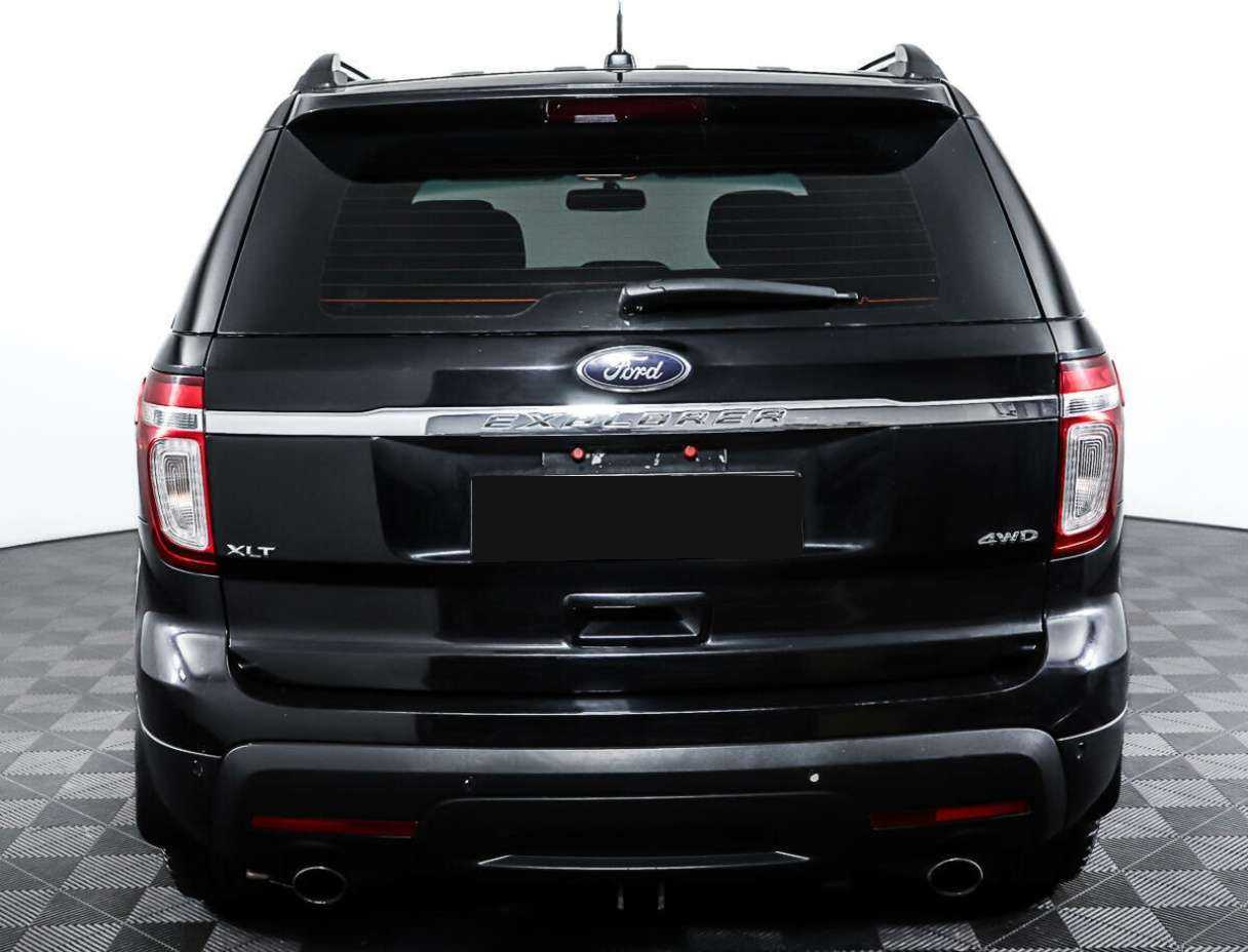 Ford Explorer с пробегом — 2013 год. Фото: #5