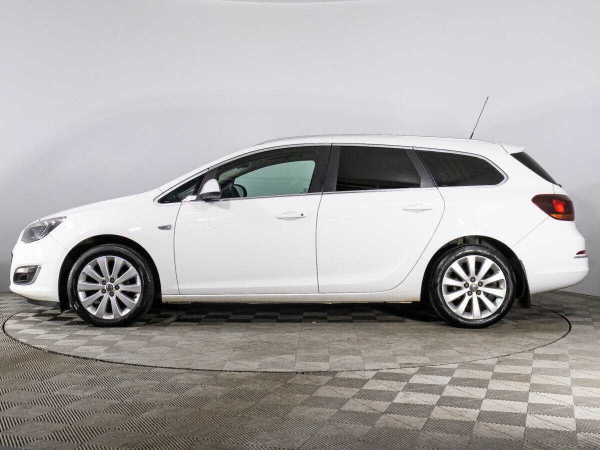 Opel Astra с пробегом — 2015 год. Фото: #7
