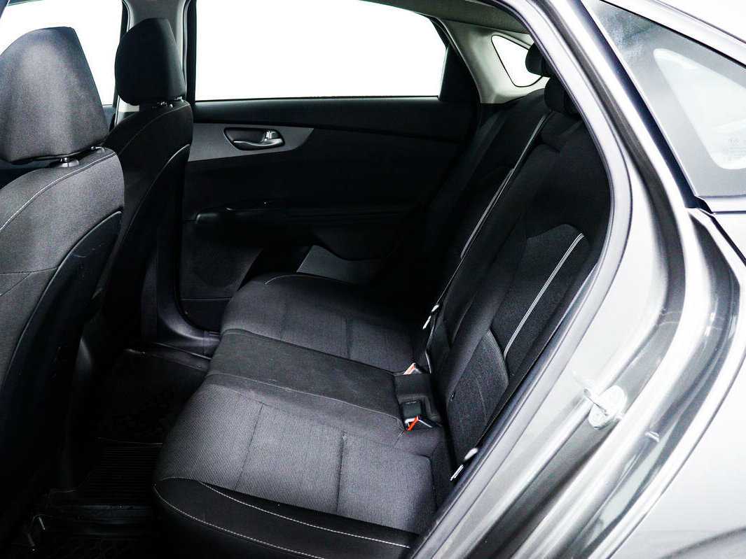 Kia Cerato с пробегом — 2019 год. Фото: #11