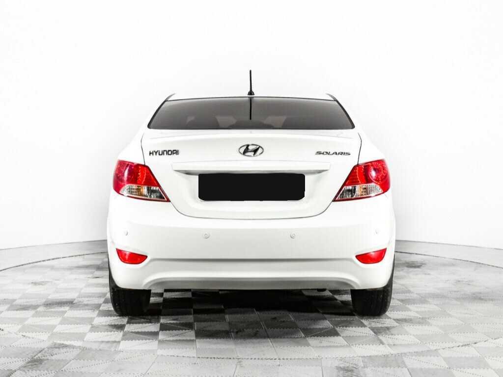 Hyundai Solaris с пробегом — 2013 год. Фото: #5