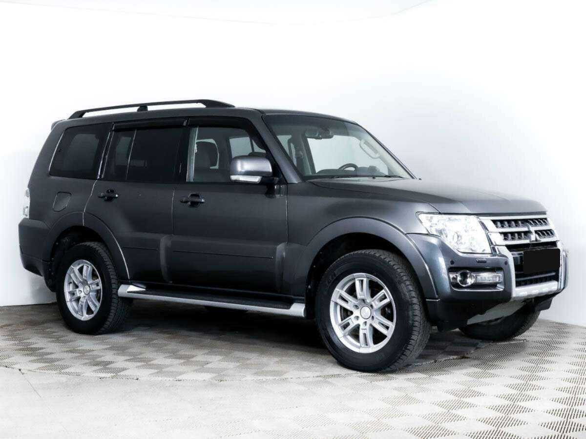 Mitsubishi Pajero с пробегом — 2018 год. Фото: #2
