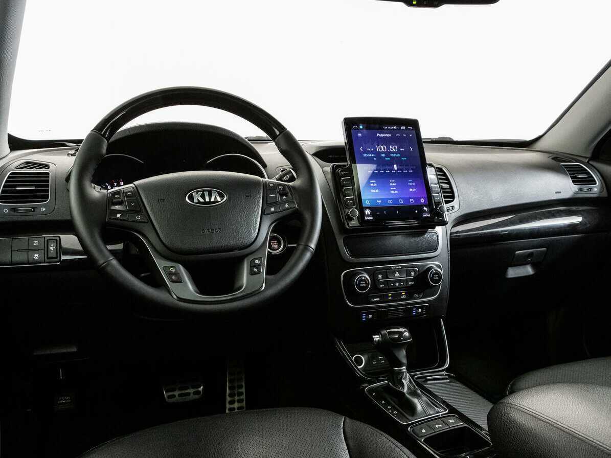 Kia Sorento с пробегом — 2015 год. Фото: #10