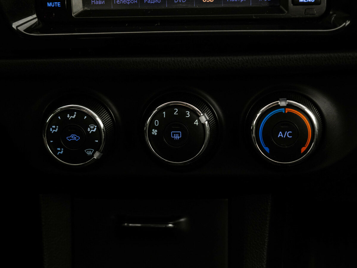 Toyota Corolla с пробегом — 2014 год. Фото: #10