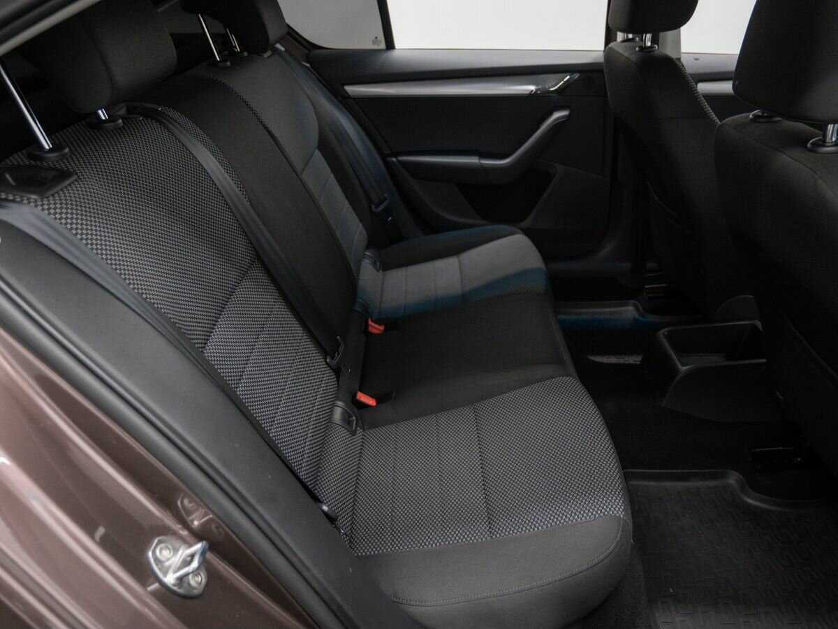 Skoda Octavia с пробегом — 2013 год. Фото: #8