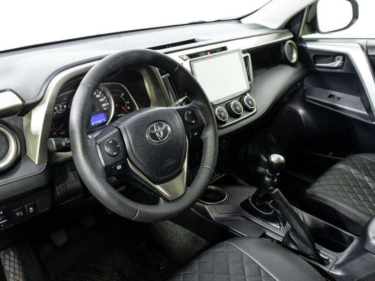 Toyota RAV4 с пробегом — 2013 год. Фото: #10