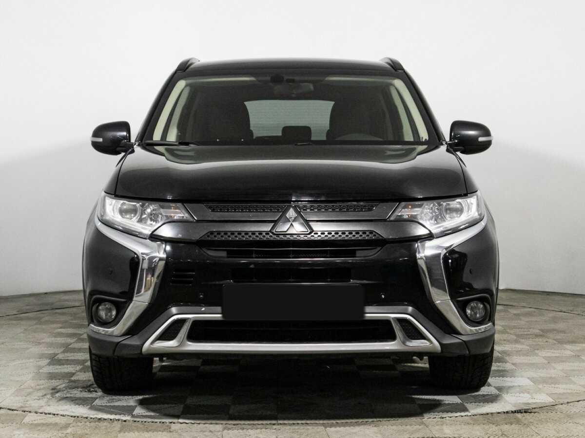 Mitsubishi Outlander с пробегом — 2021 год. Фото: #1