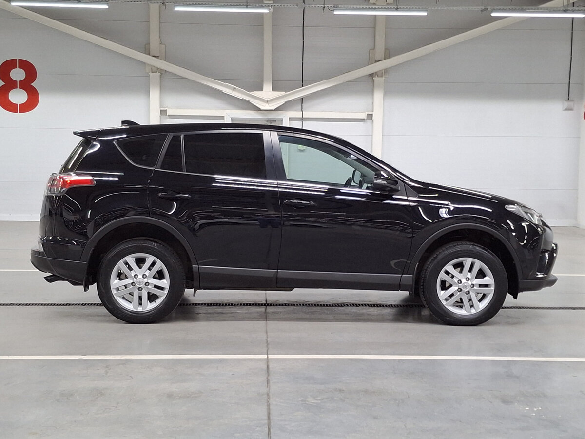 Toyota RAV4 с пробегом — 2019 год. Фото: #3