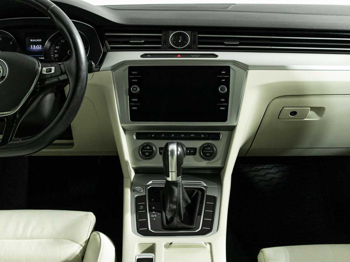 Volkswagen Passat с пробегом — 2018 год. Фото: #13