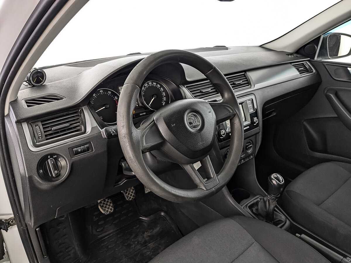 Skoda Rapid с пробегом — 2017 год. Фото: #14