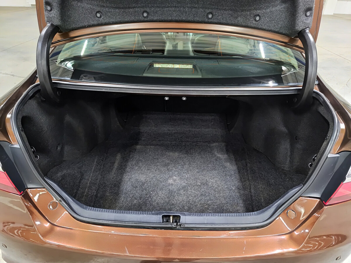 Toyota Camry с пробегом — 2017 год. Фото: #9