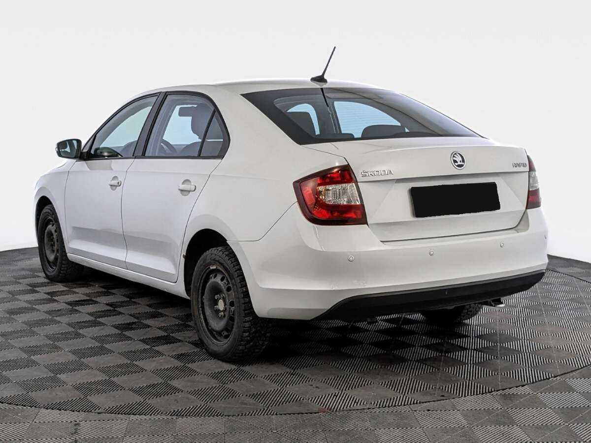 Skoda Rapid с пробегом — 2018 год. Фото: #6