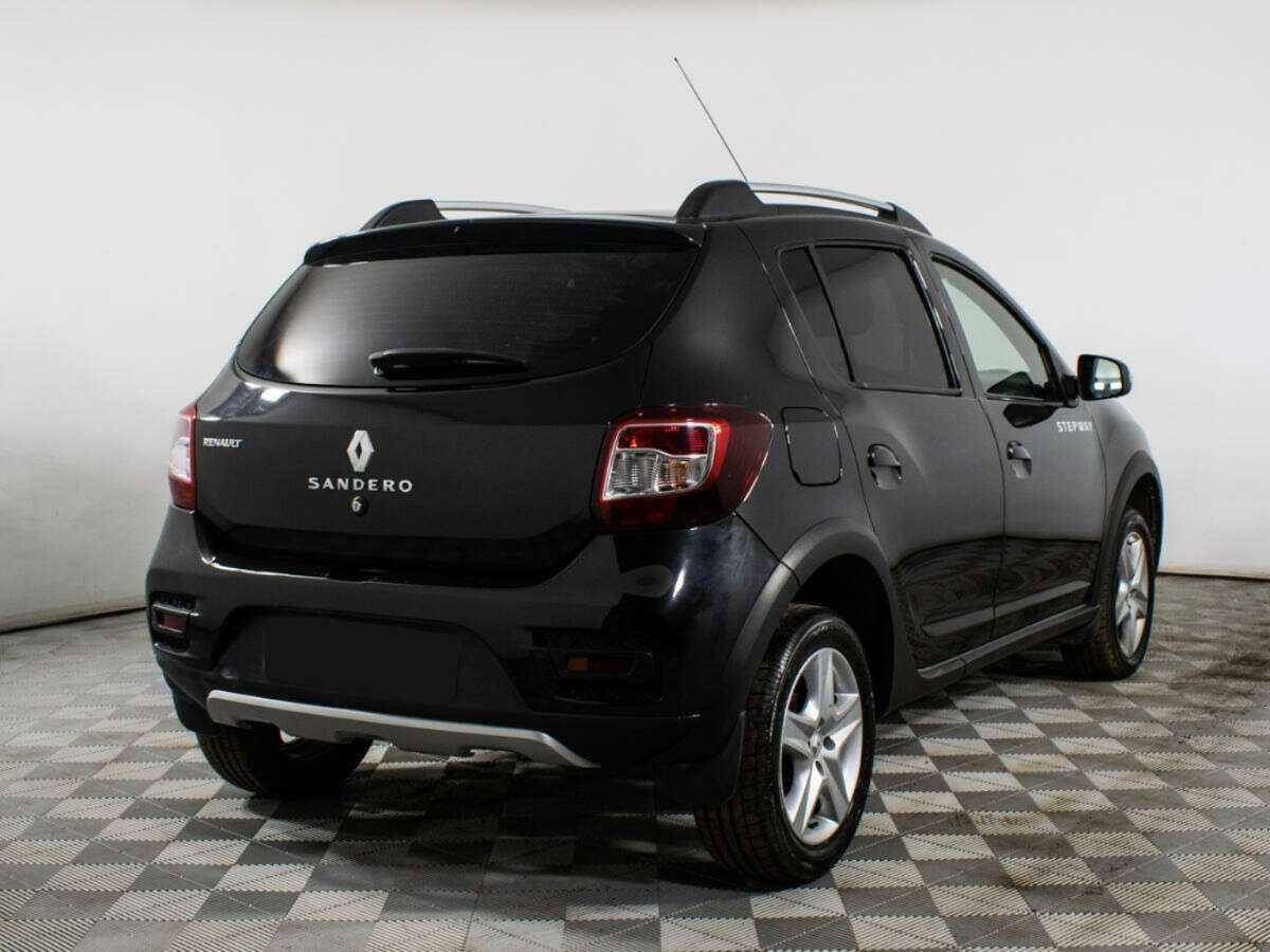 Renault Sandero с пробегом — 2017 год. Фото: #3