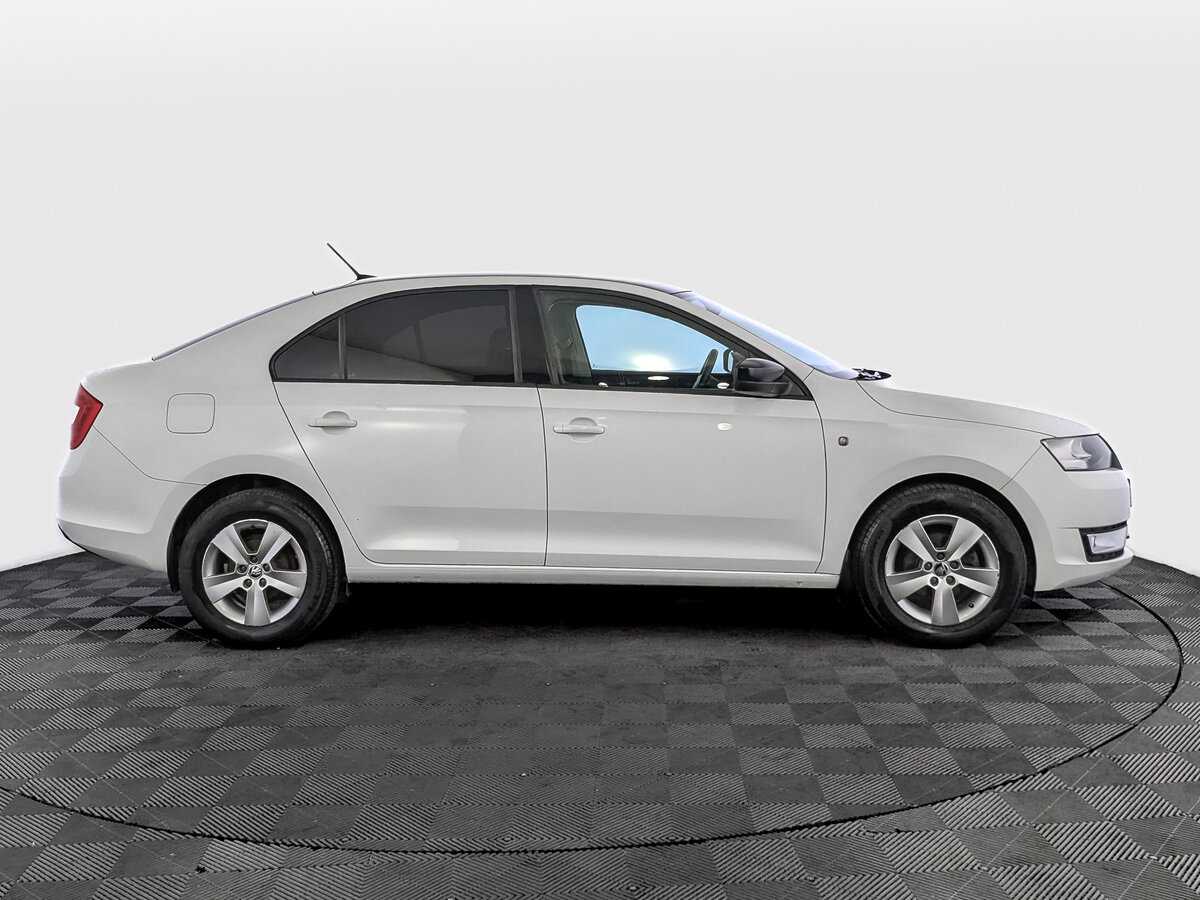 Skoda Rapid с пробегом — 2017 год. Фото: #3
