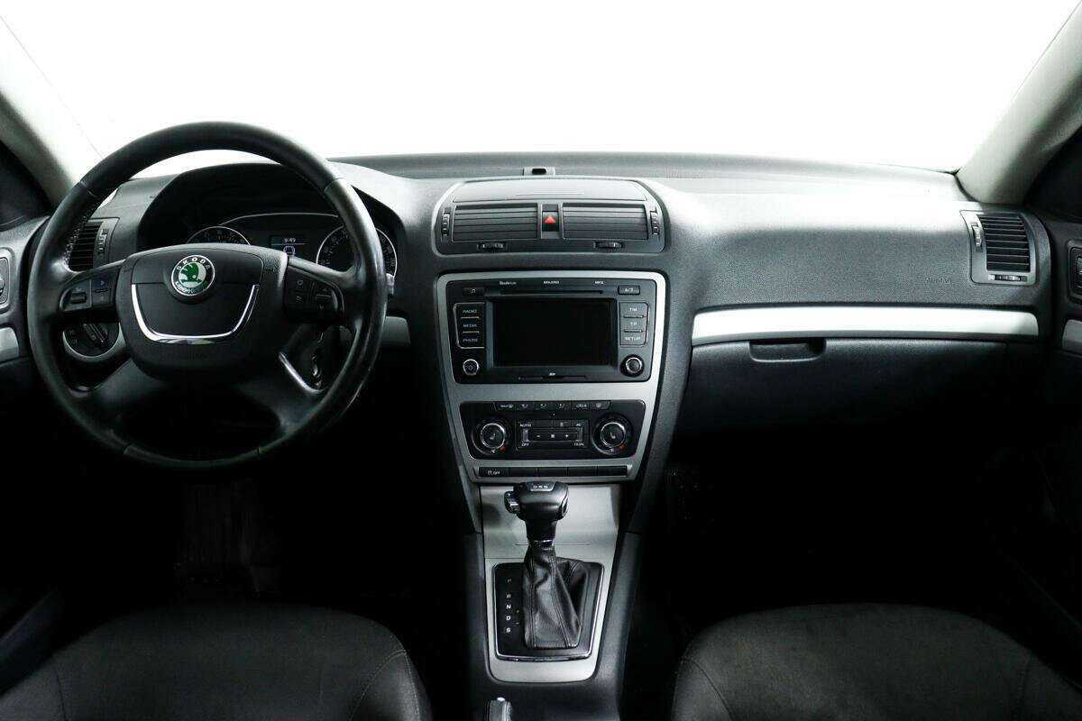Skoda Octavia с пробегом — 2012 год. Фото: #10