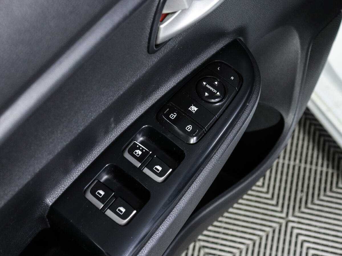 Kia Rio с пробегом — 2017 год. Фото: #14