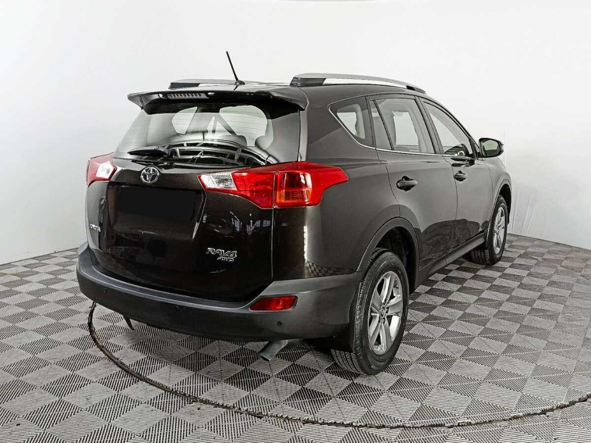Toyota RAV4 с пробегом — 2014 год. Фото: #4