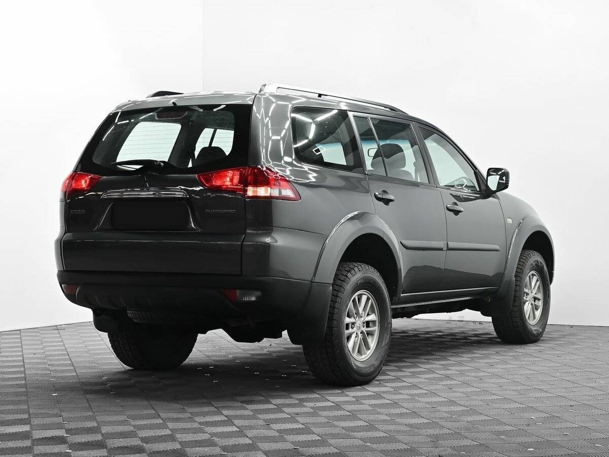 Mitsubishi Pajero Sport с пробегом — 2014 год. Фото: #3