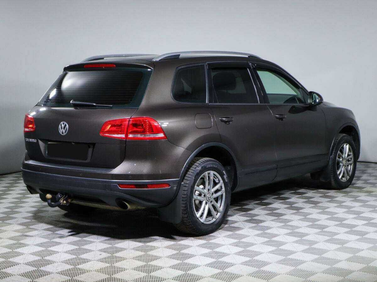Volkswagen Touareg с пробегом — 2015 год. Фото: #3