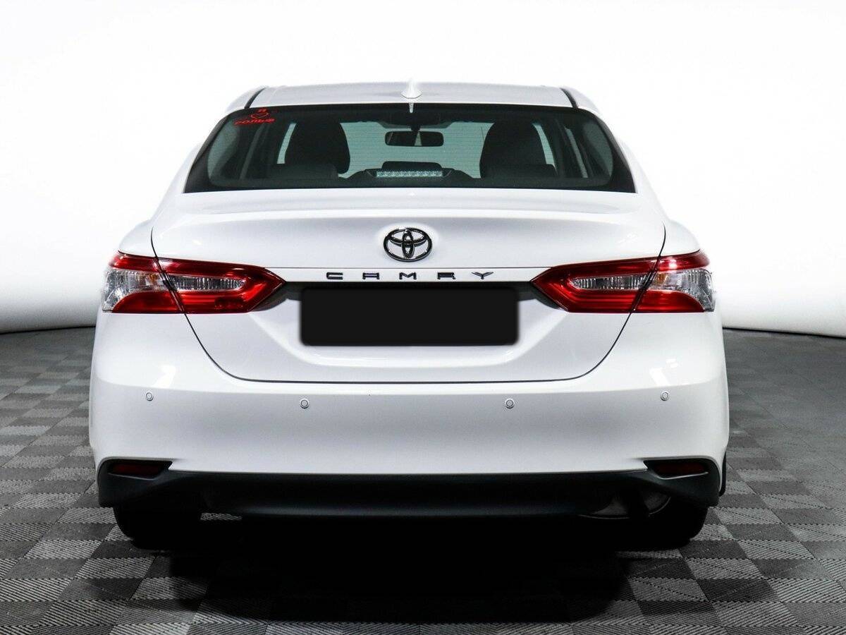 Toyota Camry с пробегом — 2021 год. Фото: #5