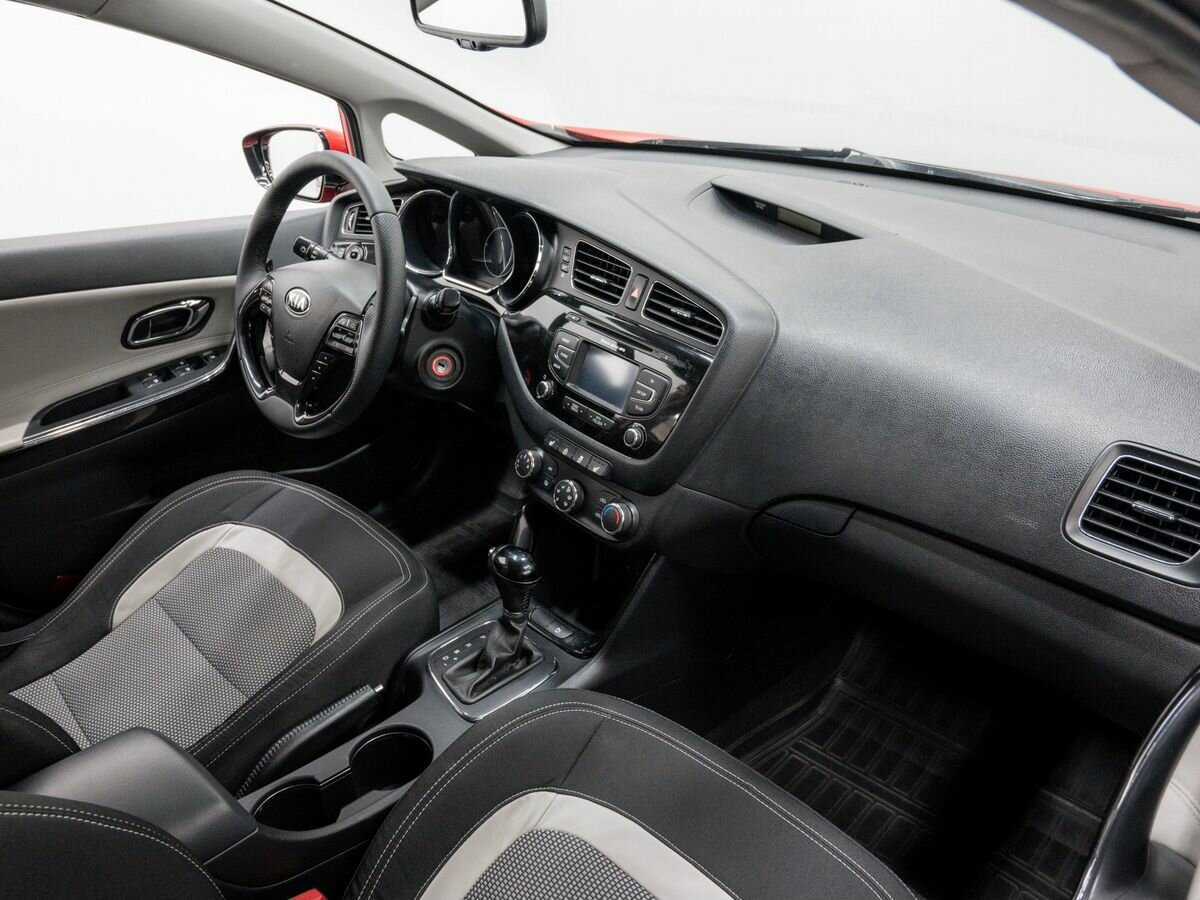 Kia Ceed с пробегом — 2014 год. Фото: #7