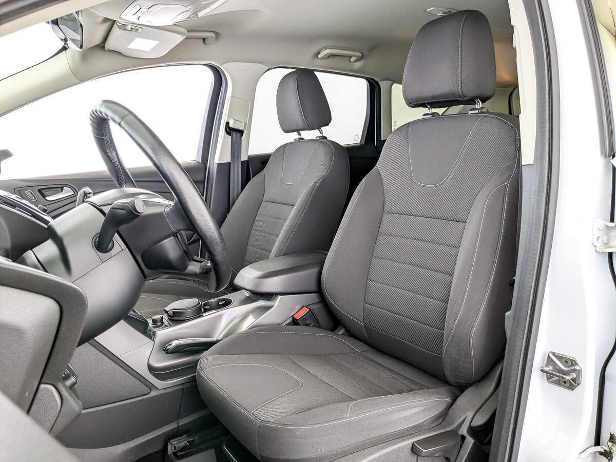 Ford Kuga с пробегом — 2016 год. Фото: #15
