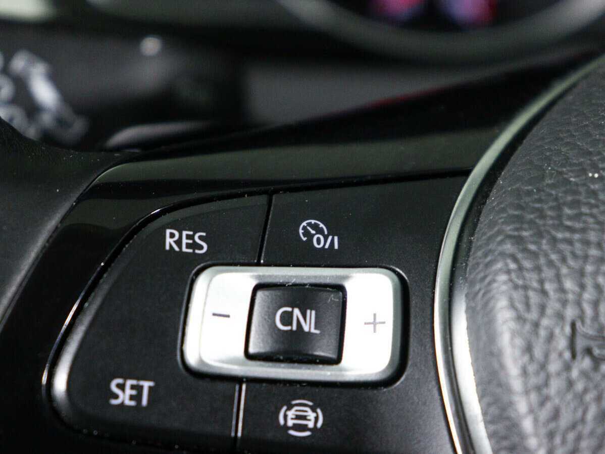 Volkswagen Passat с пробегом — 2019 год. Фото: #14