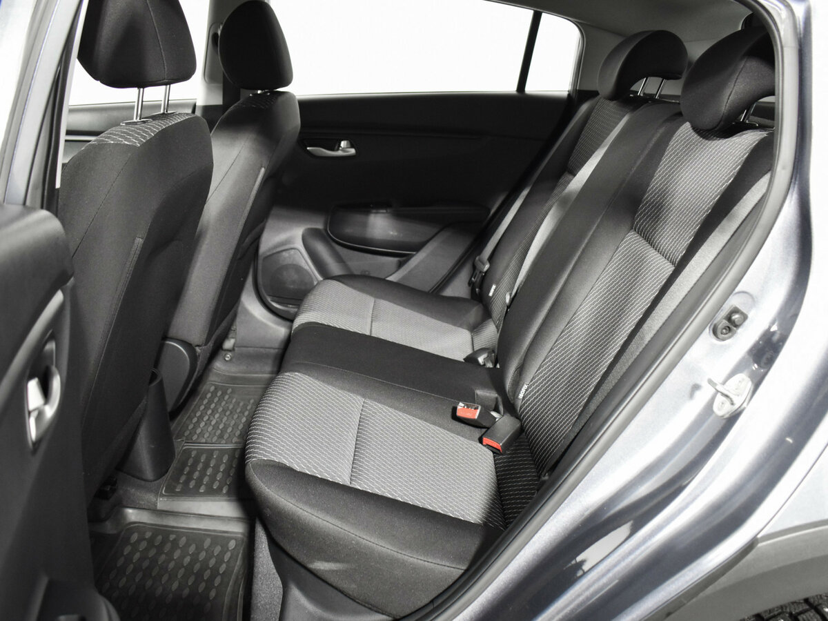 Kia Rio с пробегом — 2020 год. Фото: #10