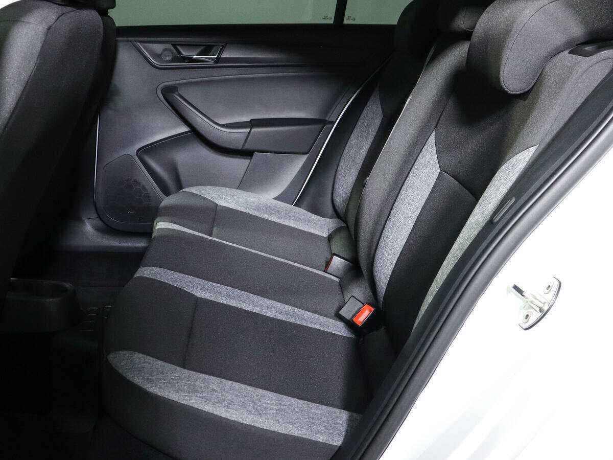 Skoda Rapid с пробегом — 2021 год. Фото: #8