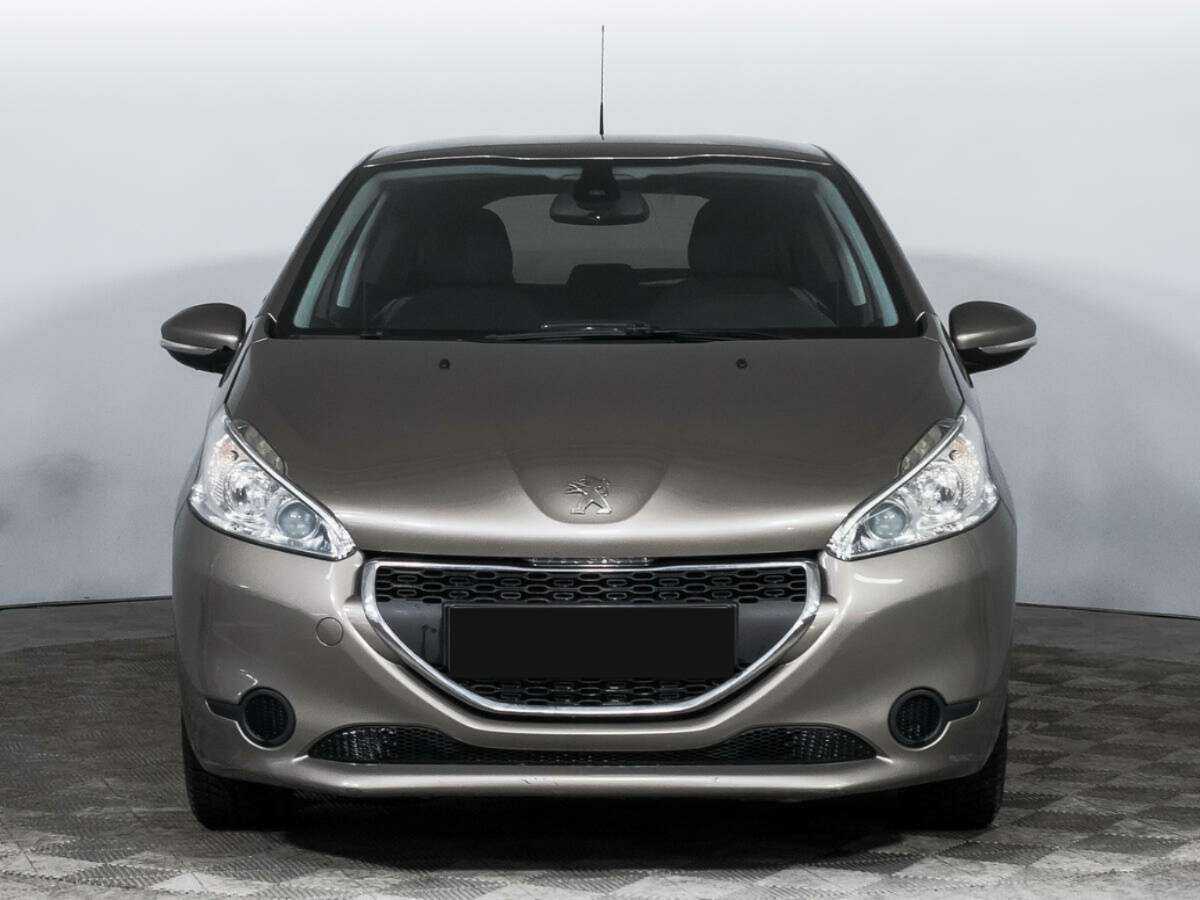 Peugeot 208 с пробегом — 2013 год. Фото: #1