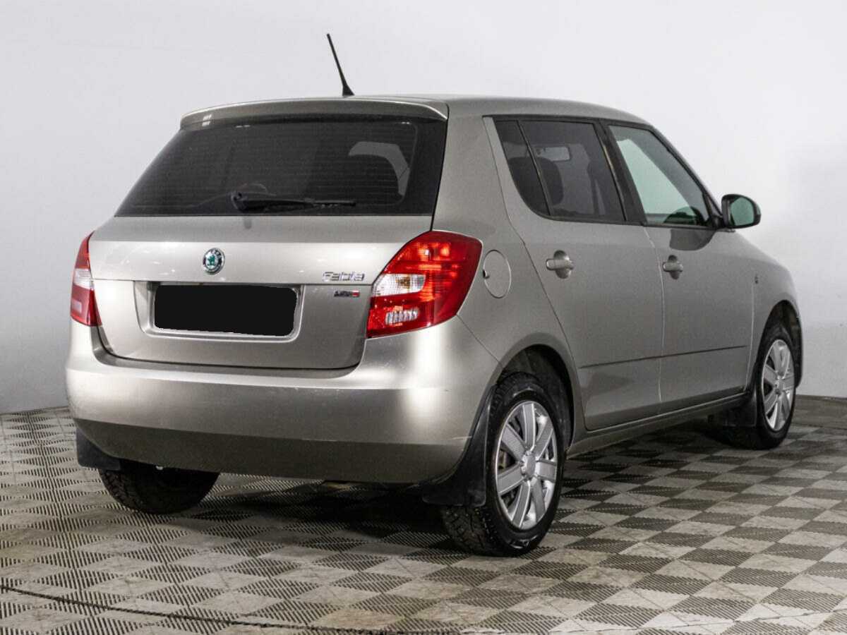 Skoda Fabia с пробегом — 2012 год. Фото: #4