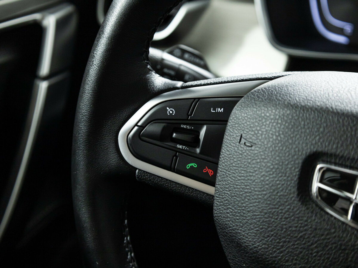 Geely Coolray с пробегом — 2023 год. Фото: #15