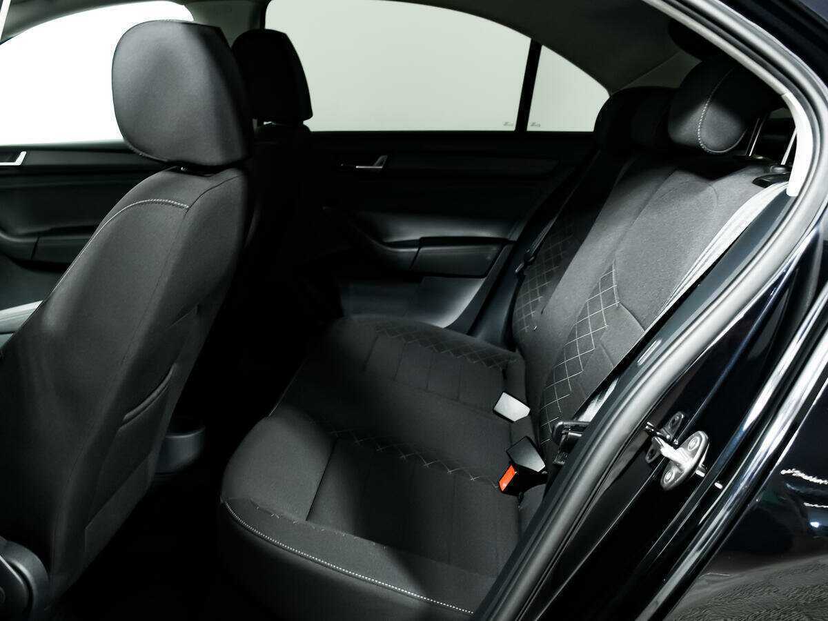 Skoda Rapid с пробегом — 2020 год. Фото: #11