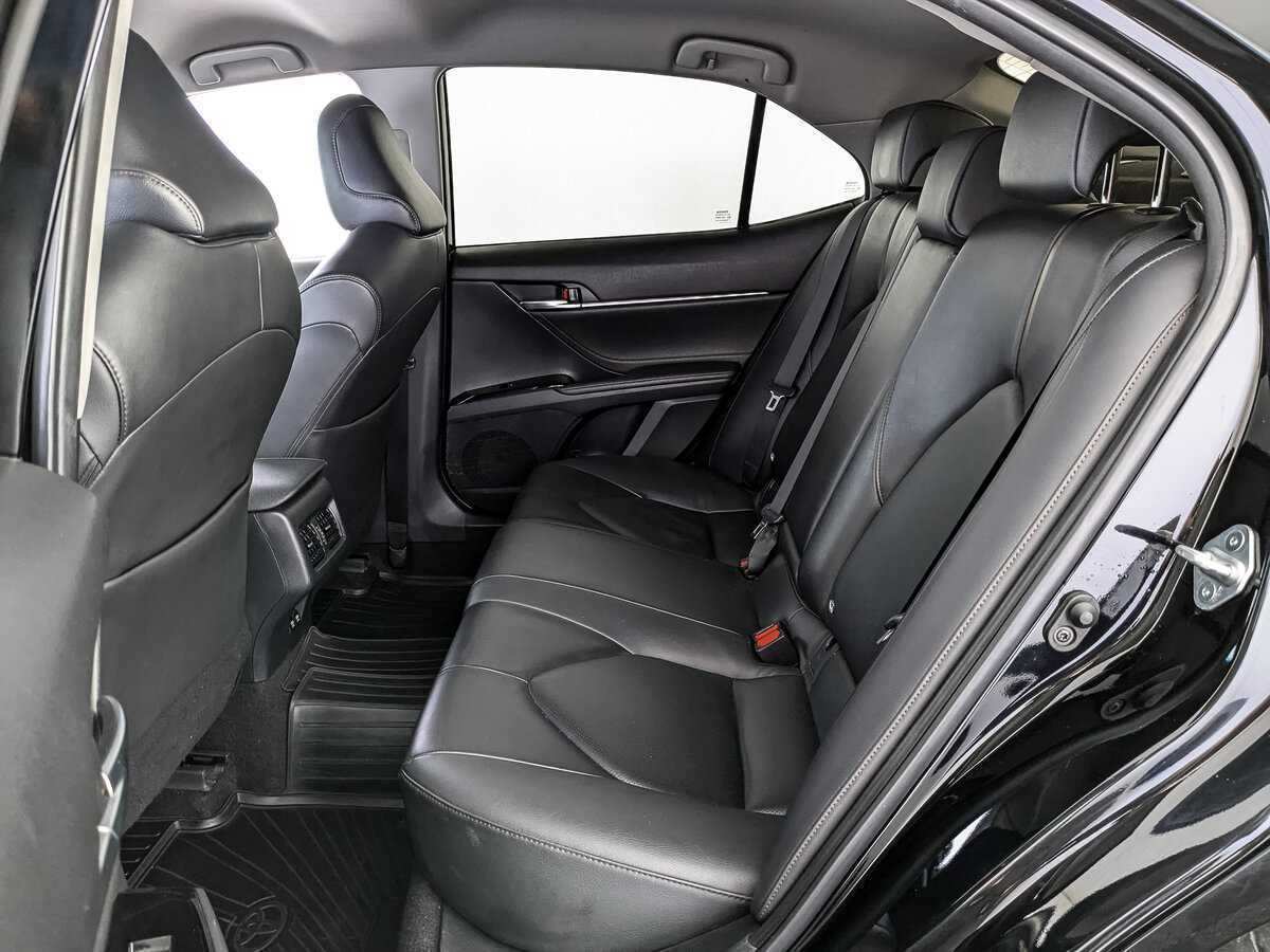 Toyota Camry с пробегом — 2019 год. Фото: #13