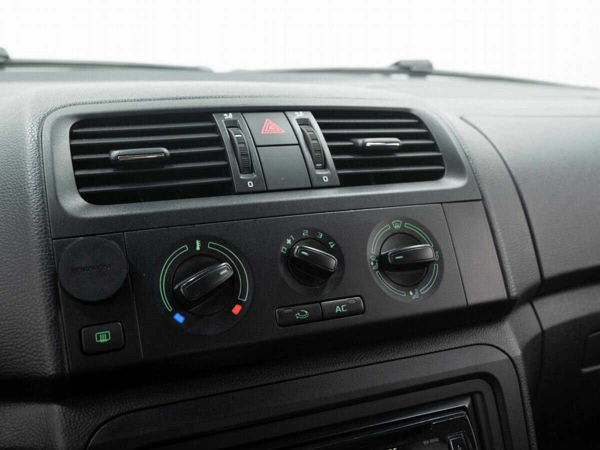 Skoda Fabia с пробегом — 2013 год. Фото: #17